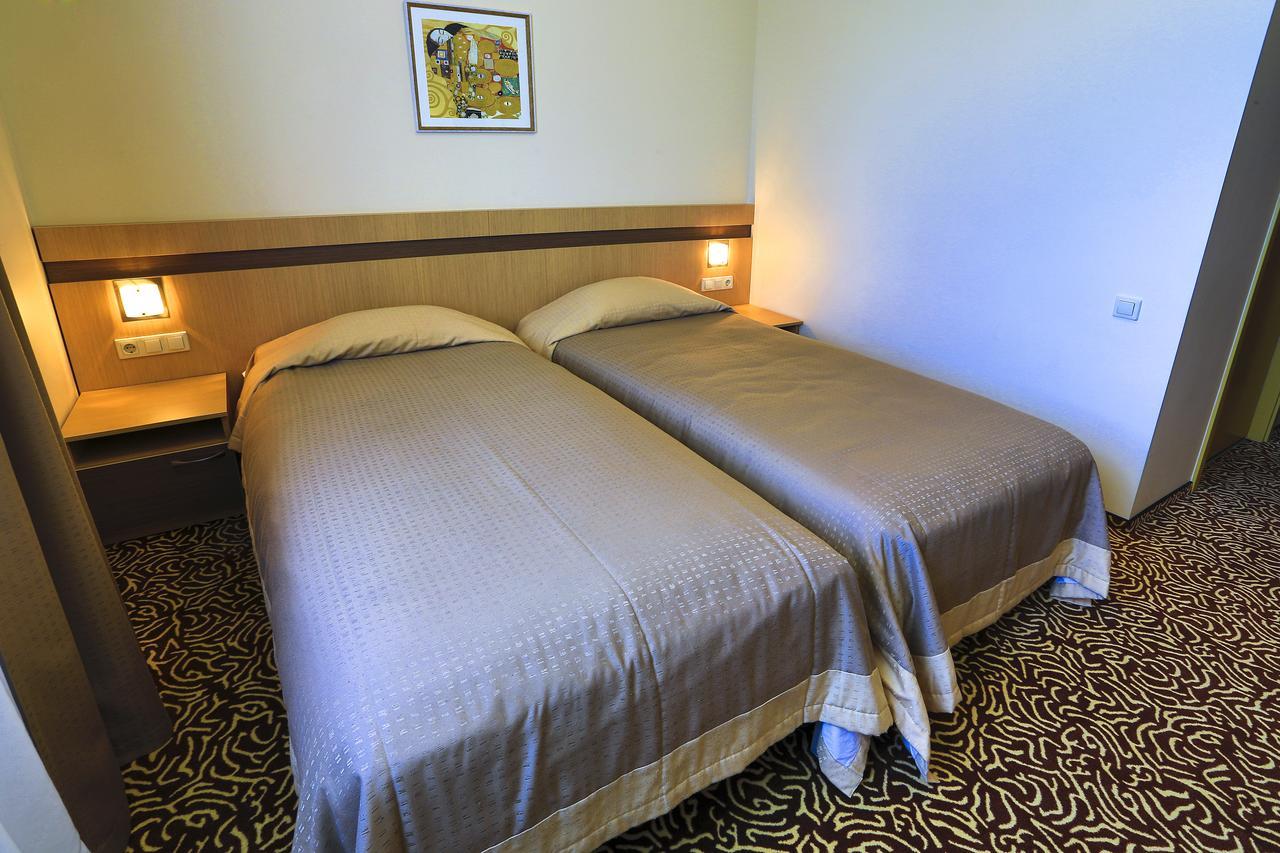 Hotel Siauliu Krasto Medziotoju Uzeiga Šiauliai Esterno foto